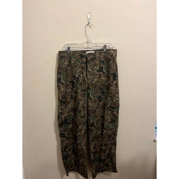 Abercrombie & Fitch Unisex
 Cargo Pants Camo Size Medium - Picture 1 of 4